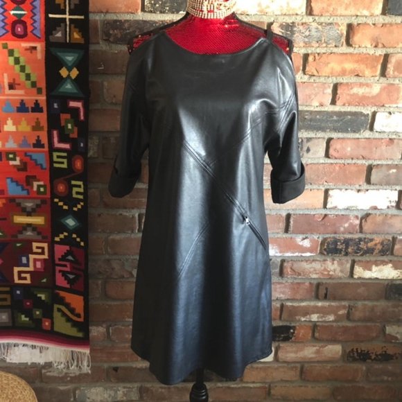 Black Faux Leather Cold Shoulder BCBG Maxazria Shift Mini Dress W/ Pockets XS - Picture 1 of 4